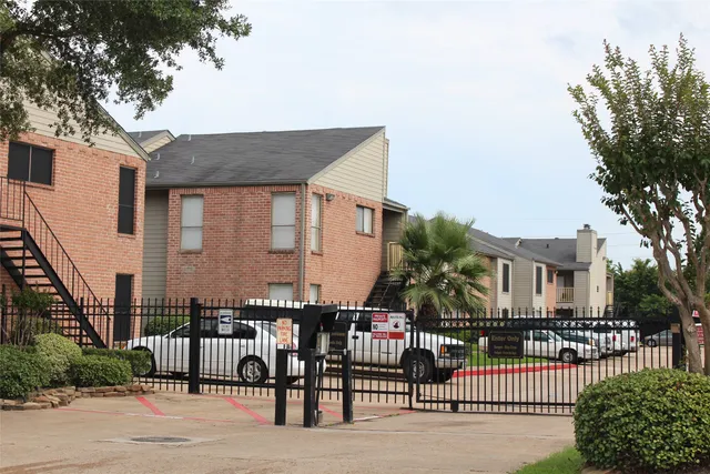 $925 | 16111 Aspenglenn Drive, Unit 609, Houston, TX 77084