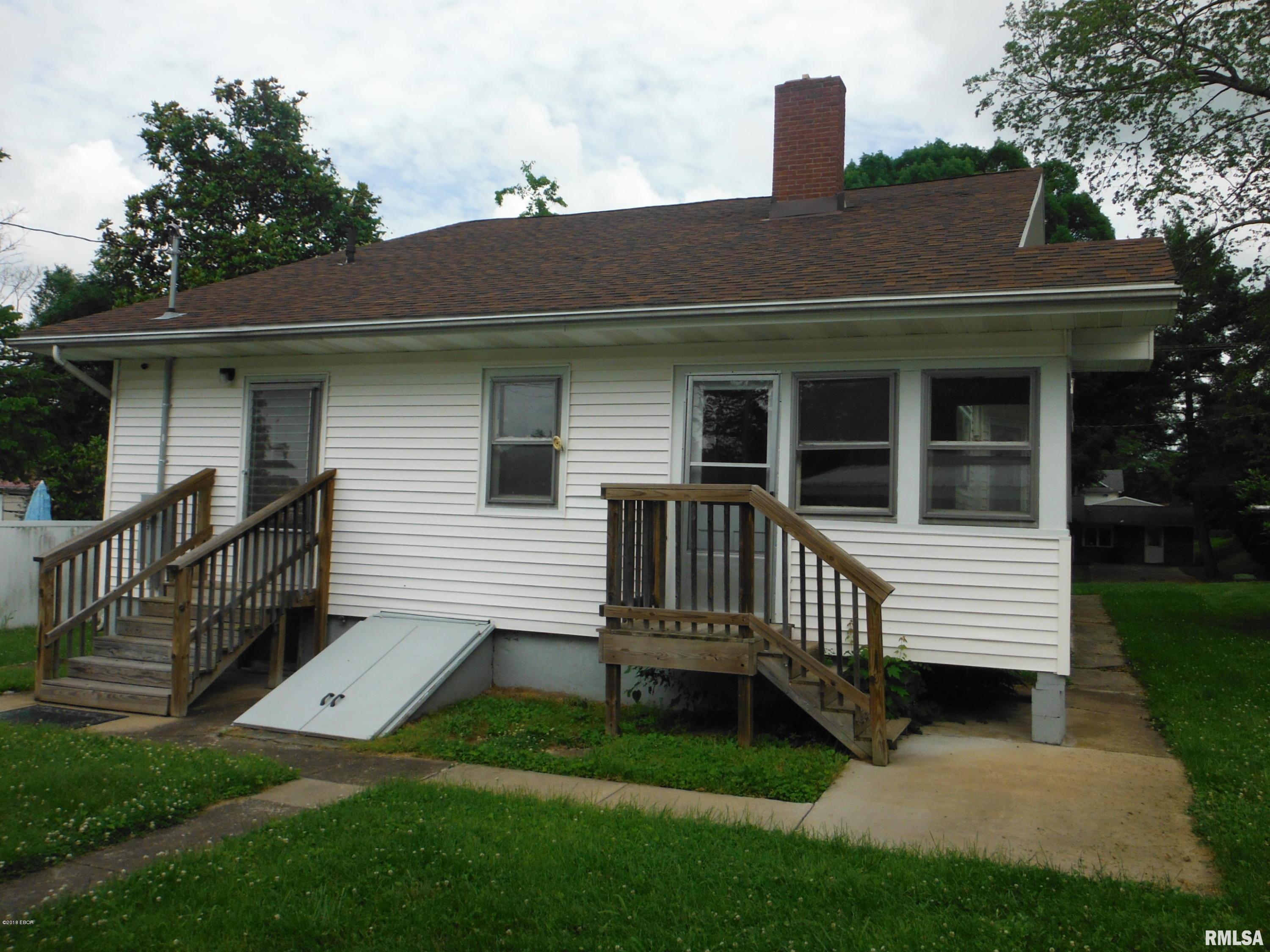307 West Spring Street Anna, IL 62906 - Photo 3 of 17 Gallery Image 3
