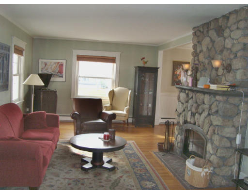9 Q Street Hull, MA 02045 - Photo 4 of 19 Gallery Image 4