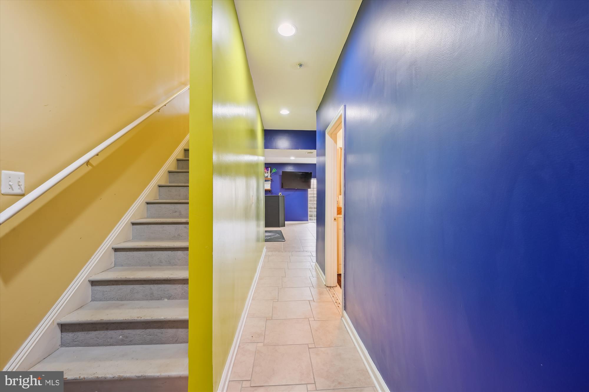 7306 Sudley Avenue Brandywine, MD 20613 - Photo 29 of 46 a view of entryway