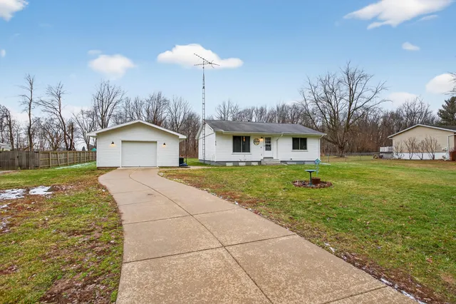 $209,900 | 472 Maitland Drive, Horton, MI 49246