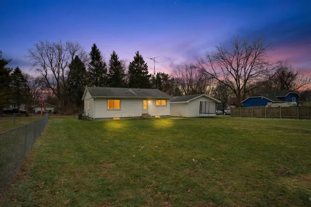 $209,900 | 472 Maitland Drive, Horton, MI 49246