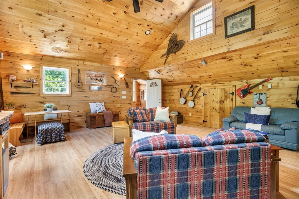 17 Mayo Road Hubbardston, MA 01452 - Photo 3 of 42