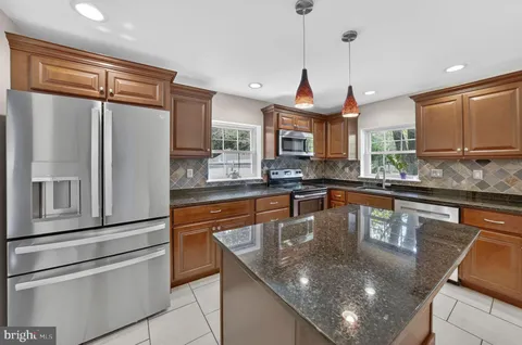 $475,000 | 66 Birchwood Knoll, Lawrence Township, NJ 08648