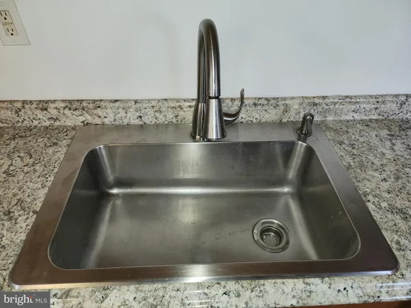 $2,000 | 144 North Avenue, Unit A, West Berlin, NJ 08091