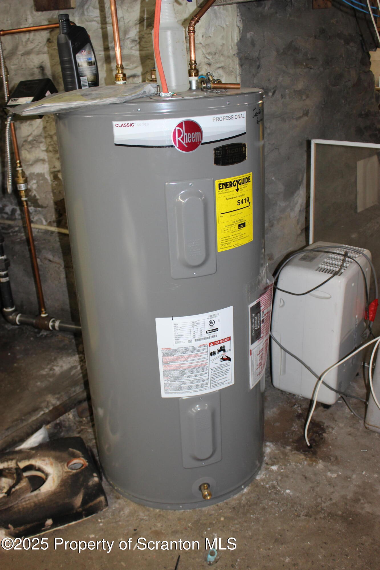1010 McAlpine Street Avoca, PA 18641 - Photo 21 of 22 a utility room with dryer and washer