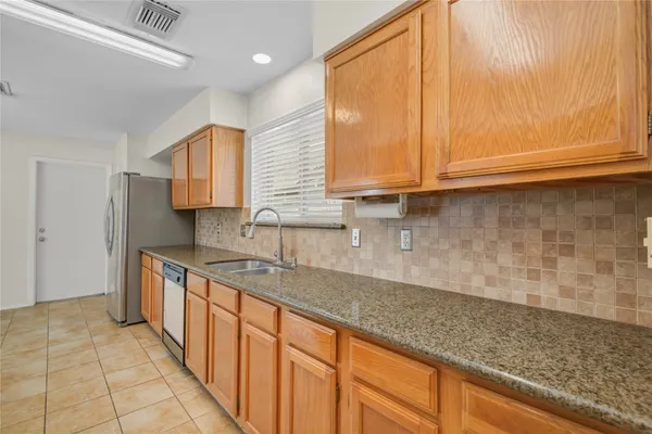 $2,100 | 16739 Selder Drive, Friendswood, TX 77546