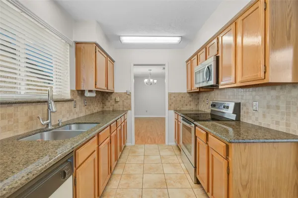 $2,100 | 16739 Selder Drive, Friendswood, TX 77546