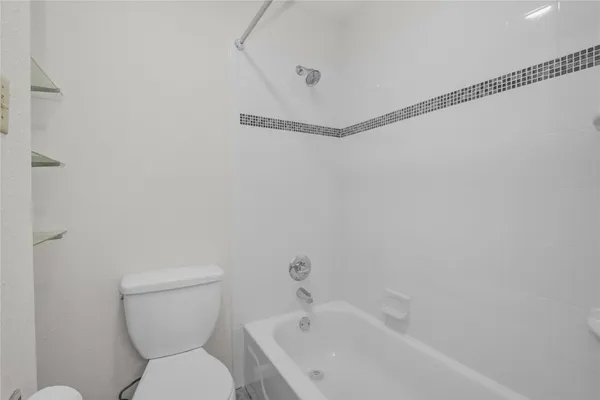 $2,100 | 16739 Selder Drive, Friendswood, TX 77546