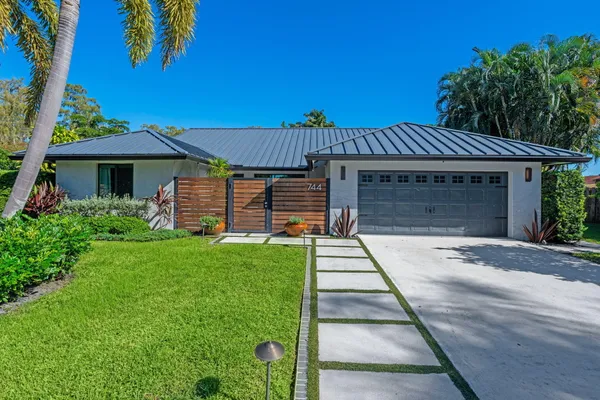 $699,000 | 744 Windflower Court, Wellington, FL 33414