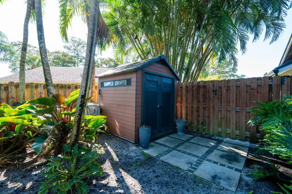 $699,000 | 744 Windflower Court, Wellington, FL 33414