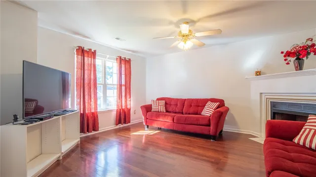 $297,500 | 8 Kingscreek Drive, Greer, SC 29650