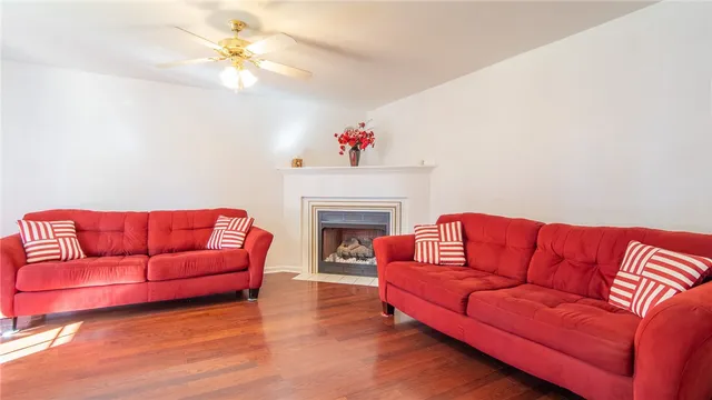 $297,500 | 8 Kingscreek Drive, Greer, SC 29650