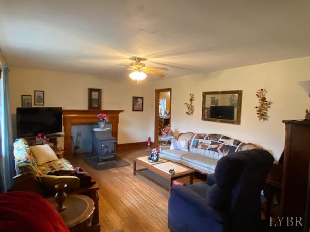 1700 Ward Street Farmville, VA 23901 - Photo 5 of 20 a living room with furniture and a fireplace
