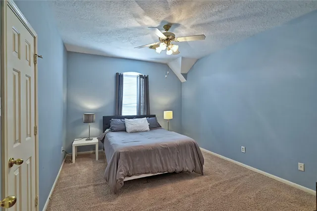 $515,000 | 1415 Crystal Lake Circle East, Pearland, TX 77584