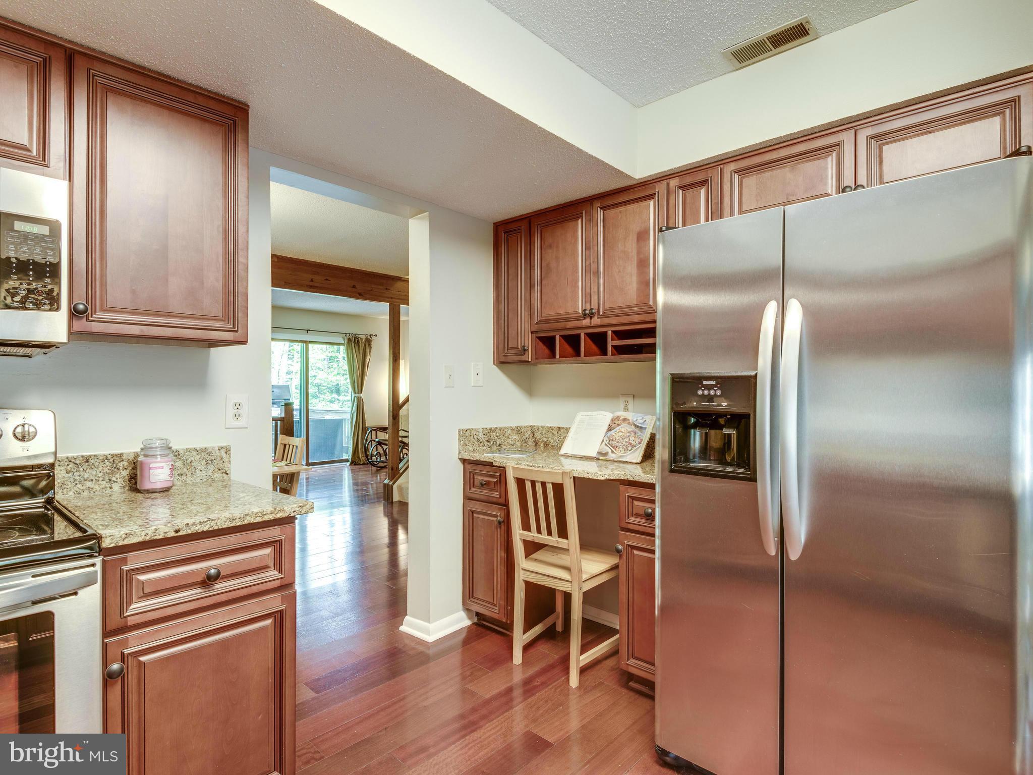 2323 Glade Bank Way Reston, VA 20191 - Photo 8 of 30 Kitchen
