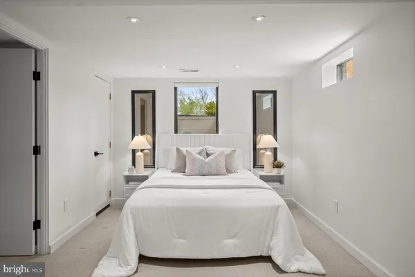 $1,850,000 | 3004 North Underwood Street, Arlington, VA 22213