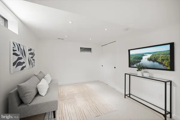 $1,850,000 | 3004 North Underwood Street, Arlington, VA 22213