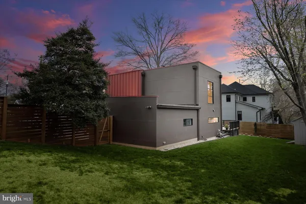 $1,850,000 | 3004 North Underwood Street, Arlington, VA 22213