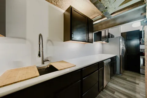 $3,000 | 117 South Lombard Avenue, Unit G, Oak Park, IL 60302