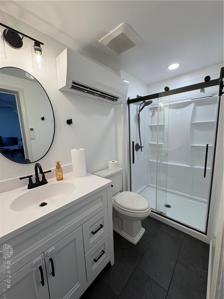 1513 Ridgeway Drive Springfield, OH 45506 - Photo 46 of 53 Modern ensuite bathroom featuring sleek fixtures and finishes for a refreshing start to your day.