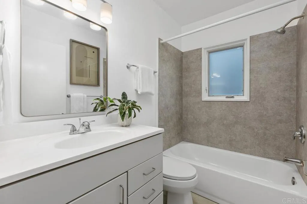 765 2nd Street Encinitas, CA 92024 - Photo 9 of 37
