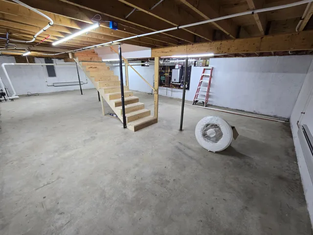 $279,900 | 55 Cottage Street, Bangor, ME 04401