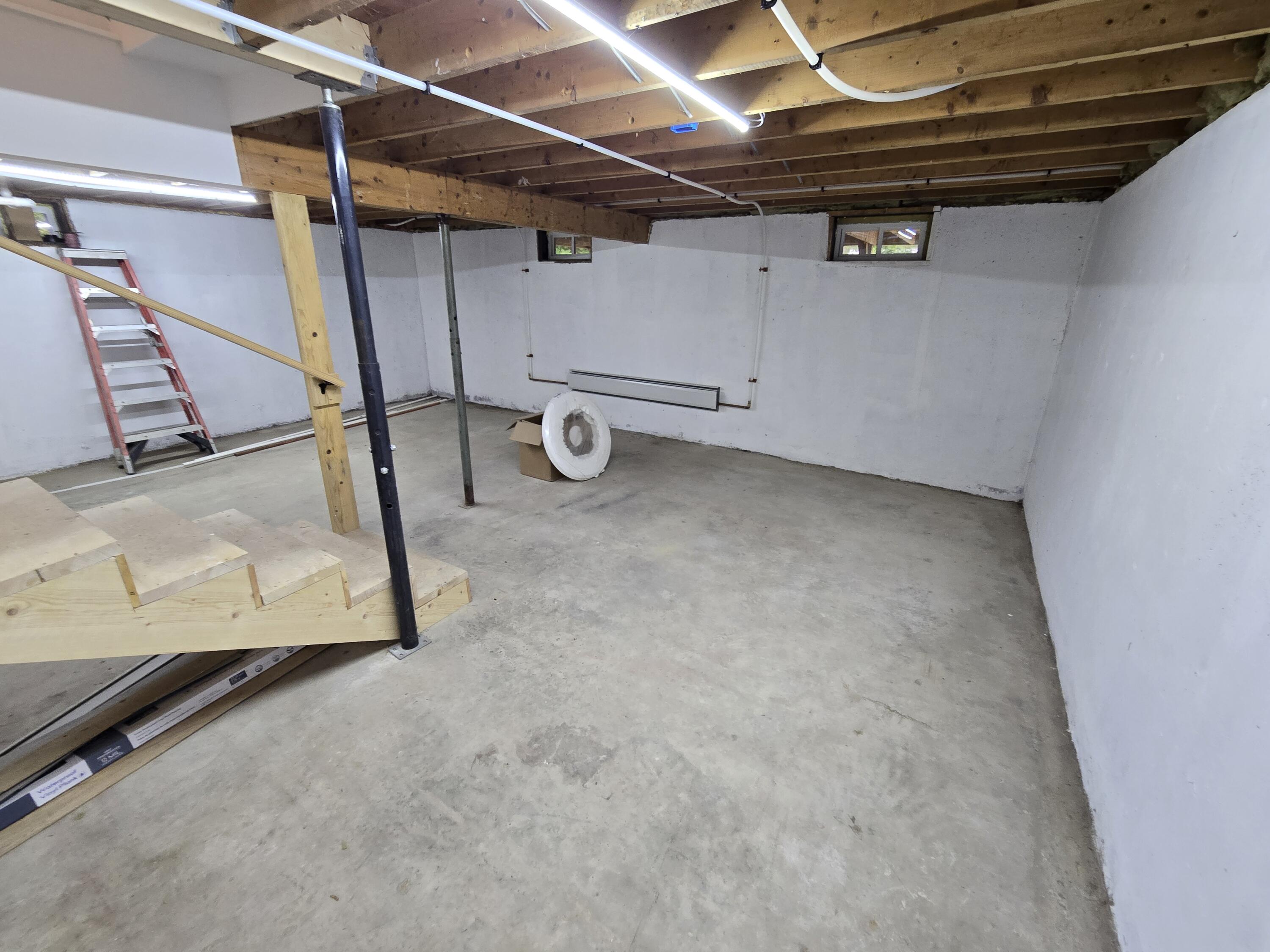 55 Cottage Street Bangor, ME 04401 - Photo 17 of 22 20250923_092453