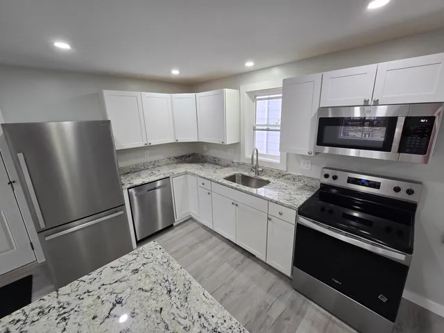 $279,900 | 55 Cottage Street, Bangor, ME 04401