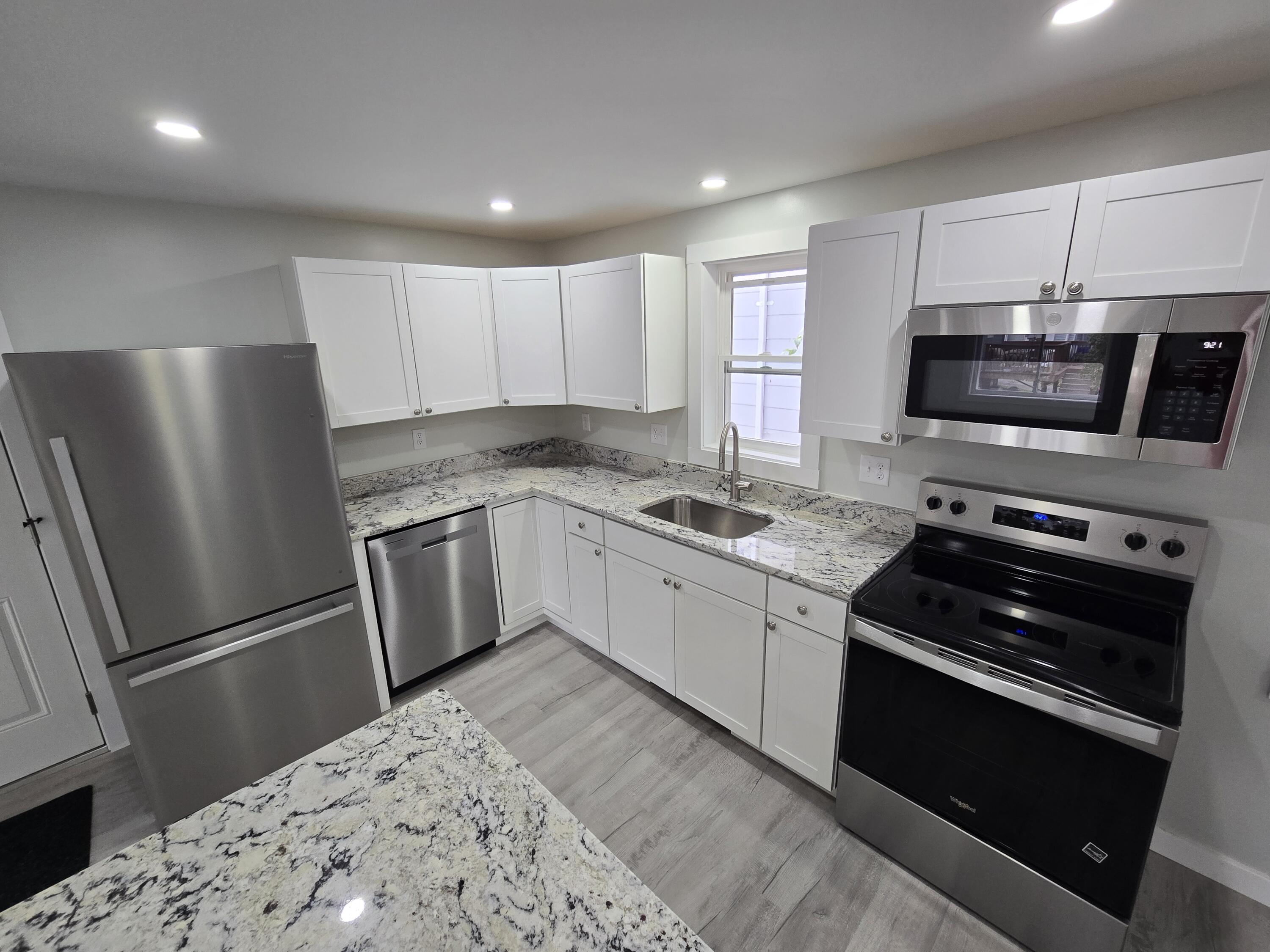 55 Cottage Street Bangor, ME 04401 - Photo 3 of 22 20250923_092131