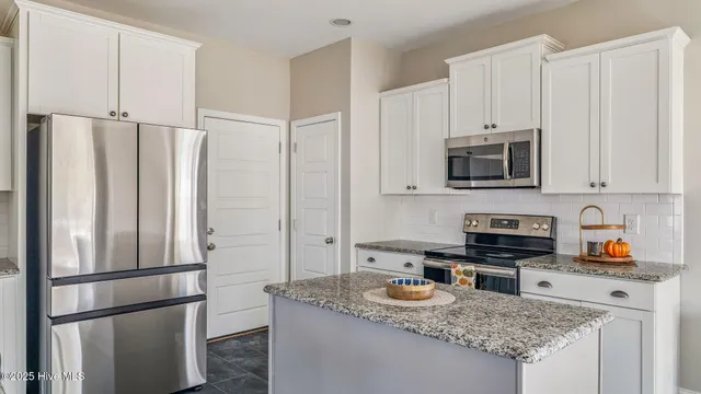 $420,000 | 1141 Yellowwood Drive, Aberdeen, NC 28315