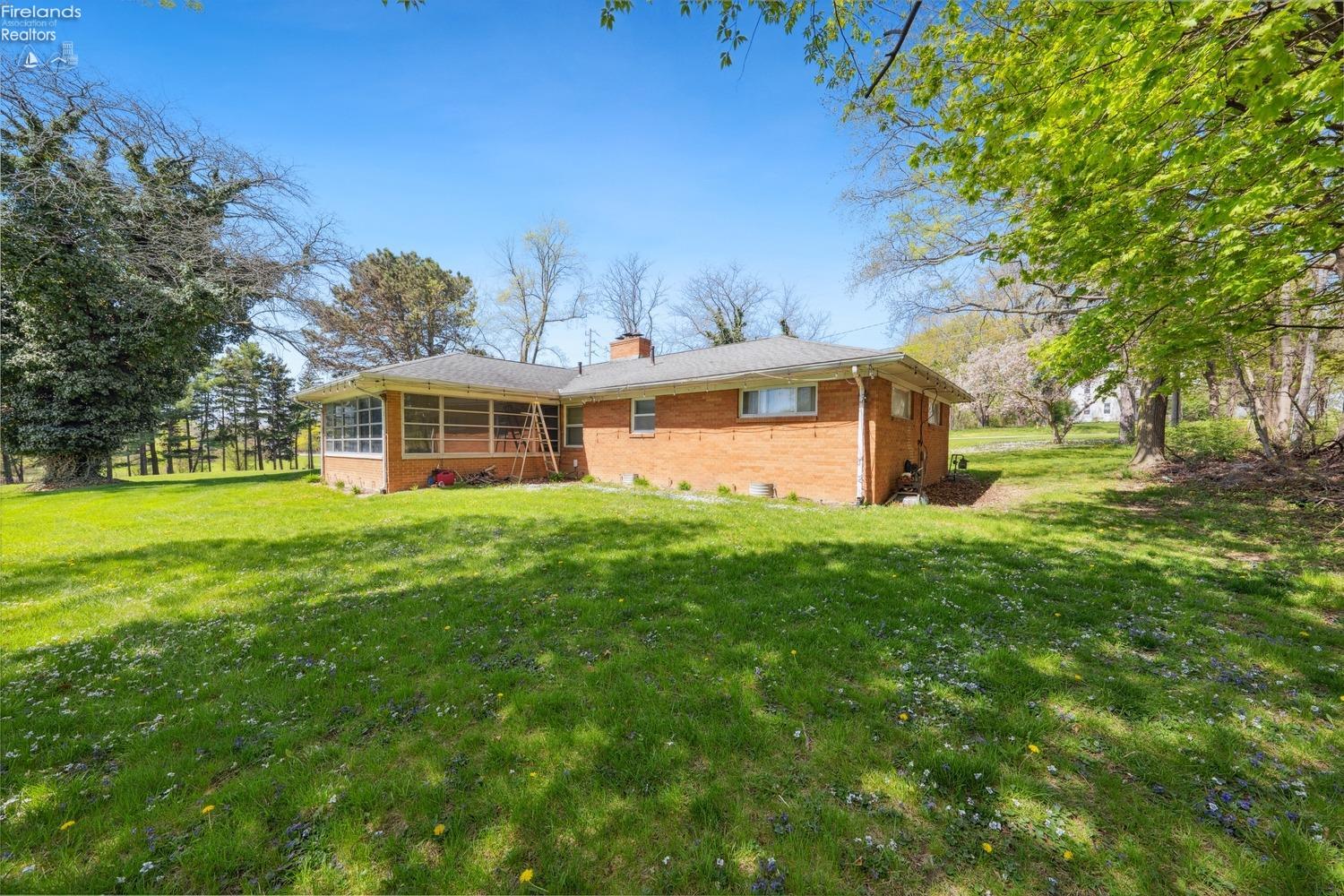 463 Northeast Catawba Road Port Clinton, OH 43452 - Photo 6 of 23 Gallery Image 6