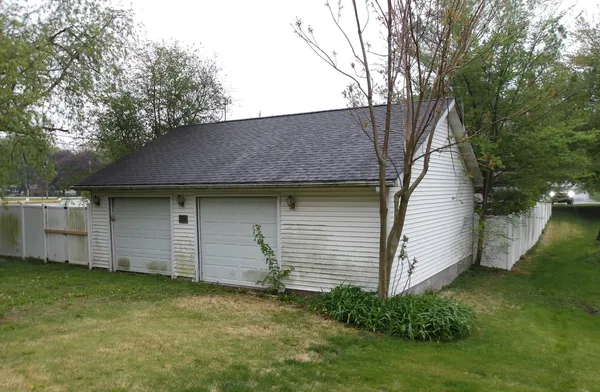 $35,000 | 1142 East Broadway, Monmouth, IL 61462