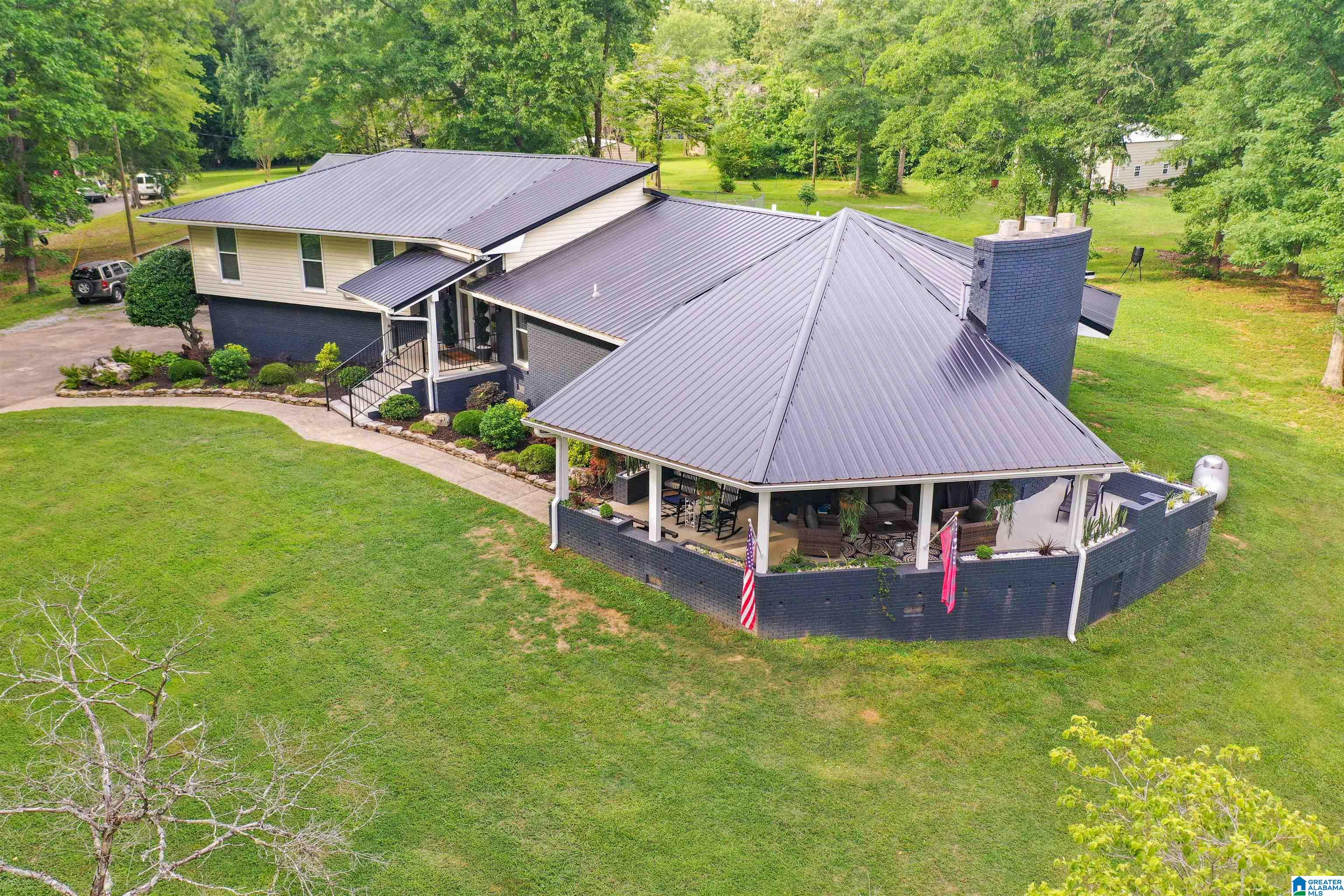 465 Lakewood Road Rainbow City, AL 35906 - Photo 1 of 43