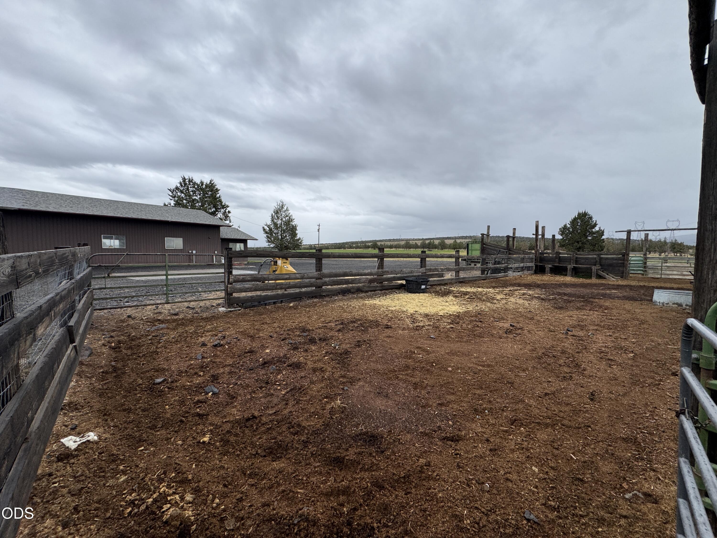 7995 Southwest Houston Lake Road Powell Butte, OR 97753 - Photo 57 of 70
