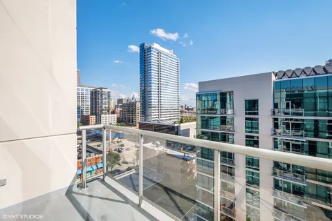$387,500 | 123 South Green Street, Unit 1207B, Chicago, IL 60607