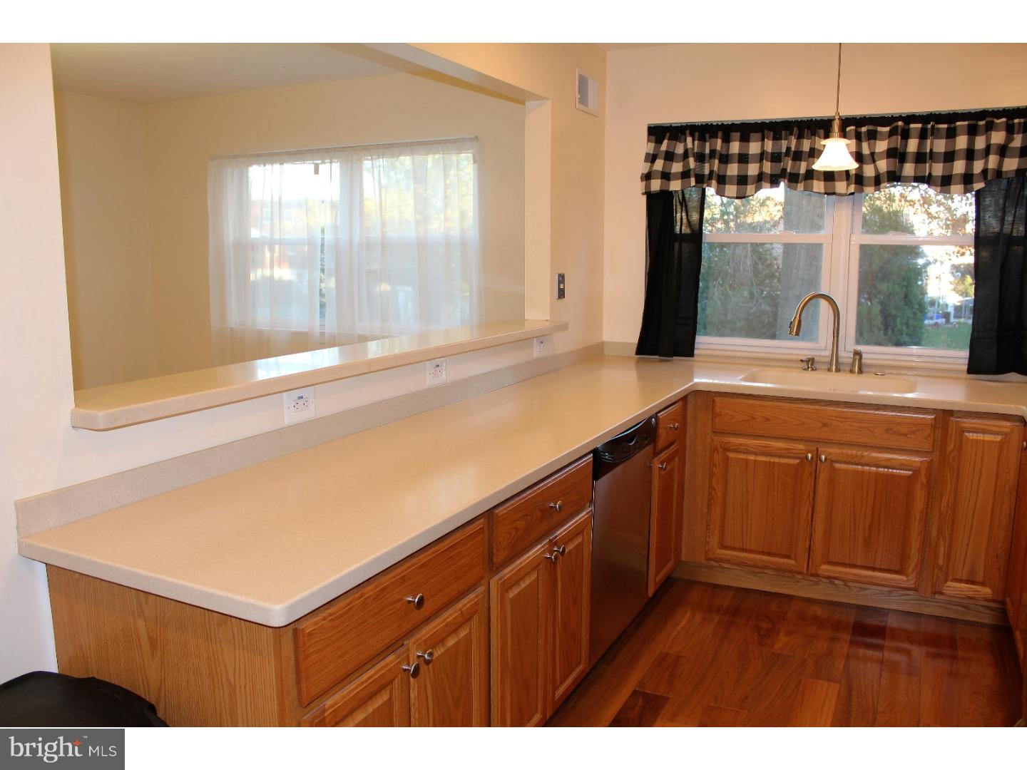 12413 Wyndom Road Philadelphia, PA 19154 - Photo 5 of 22 Kitchen