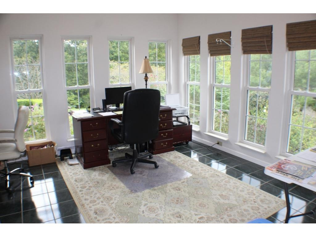 350 Black Road Greeneville, TN 37743 - Photo 23 of 36 SunroomOffice