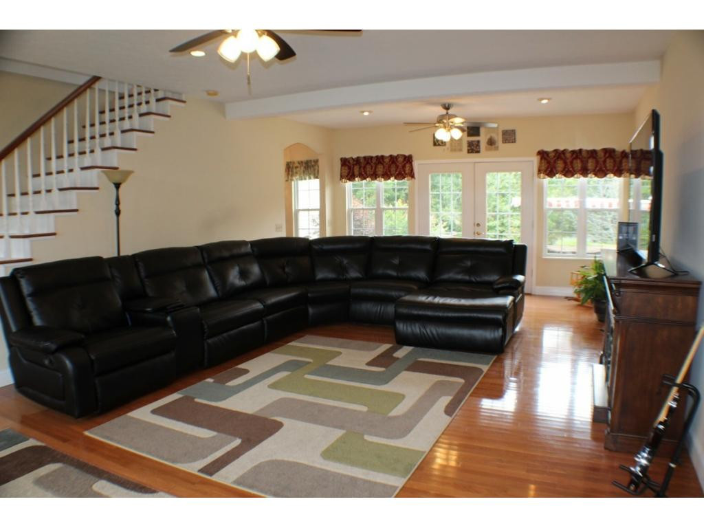 350 Black Road Greeneville, TN 37743 - Photo 3 of 36 Huge Living Area