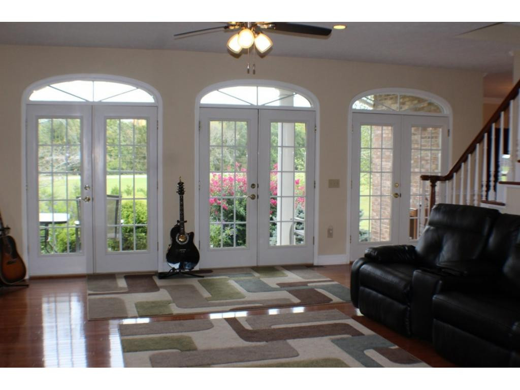 350 Black Road Greeneville, TN 37743 - Photo 6 of 36 Lots of Natural Light