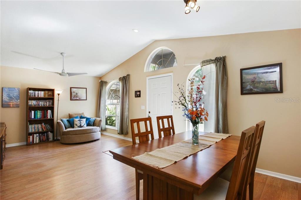 642 Sand Ridge Drive Valrico, FL 33594 - Photo 5 of 25 Gallery Image 5