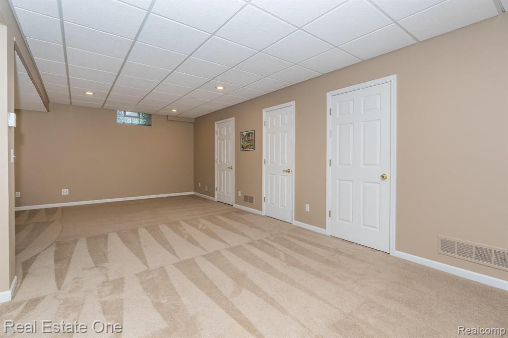 1784 Blue Grass Drive Rochester Hills, MI 48306 - Photo 58 of 72