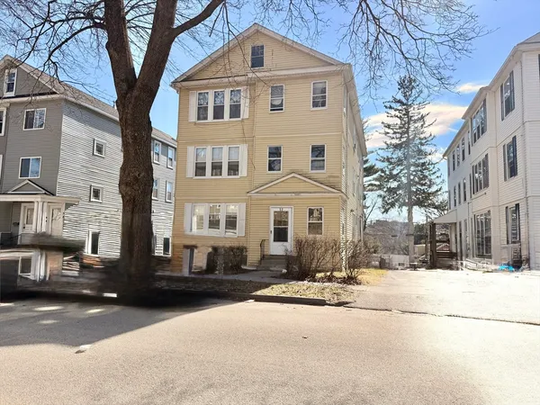 $2,300 | 52 Fairfax Road, Unit 1, Worcester, MA 01610