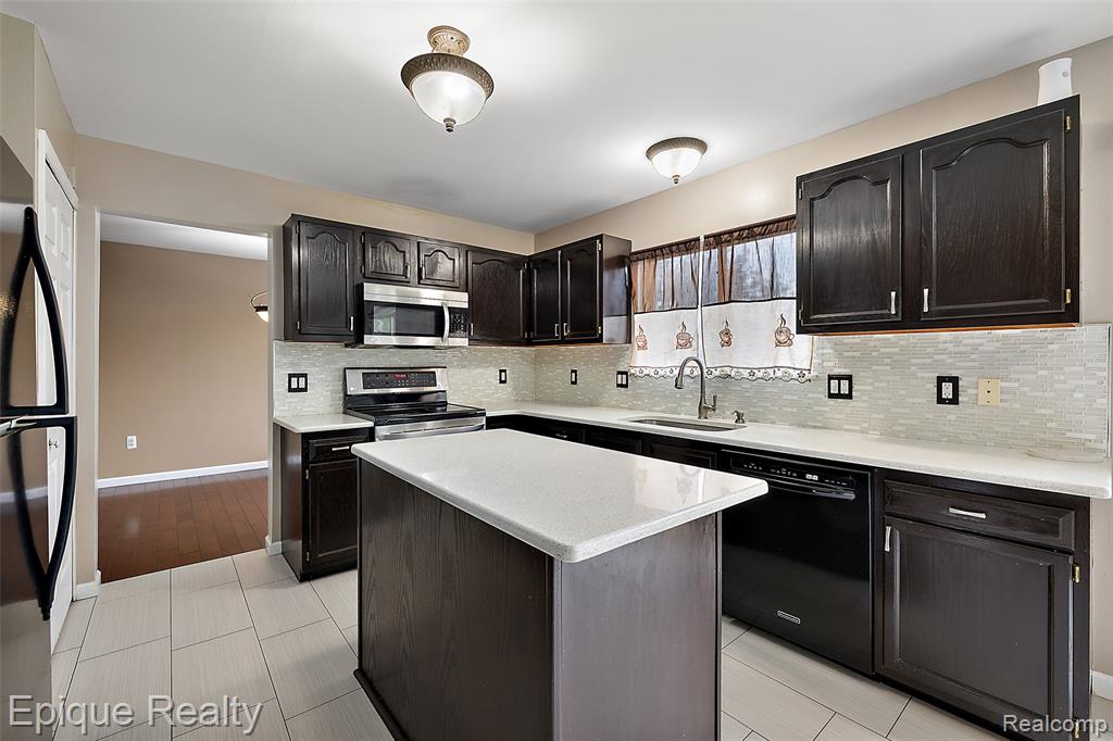 22480 Streamside Drive Macomb, MI 48044 - Photo 12 of 68 Gallery Image 12