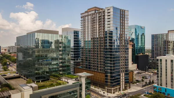 $2,700 | 1212 Demonbreun Street, Unit 1710, Nashville, TN 37203