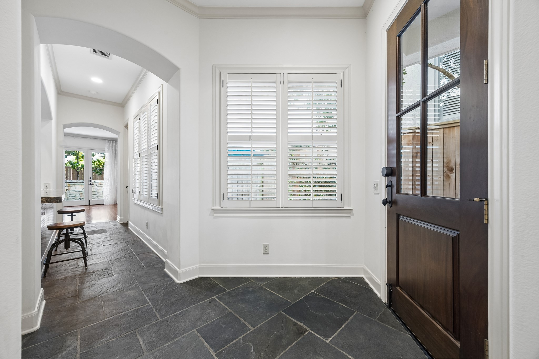 2207 Dunraven Lane Houston, TX 77019 - Photo 14 of 33 Entrance area to greet your guests ....