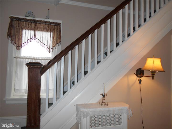 210 Ryers Avenue Cheltenham, PA 19012 - Photo 2 of 21 Living Room