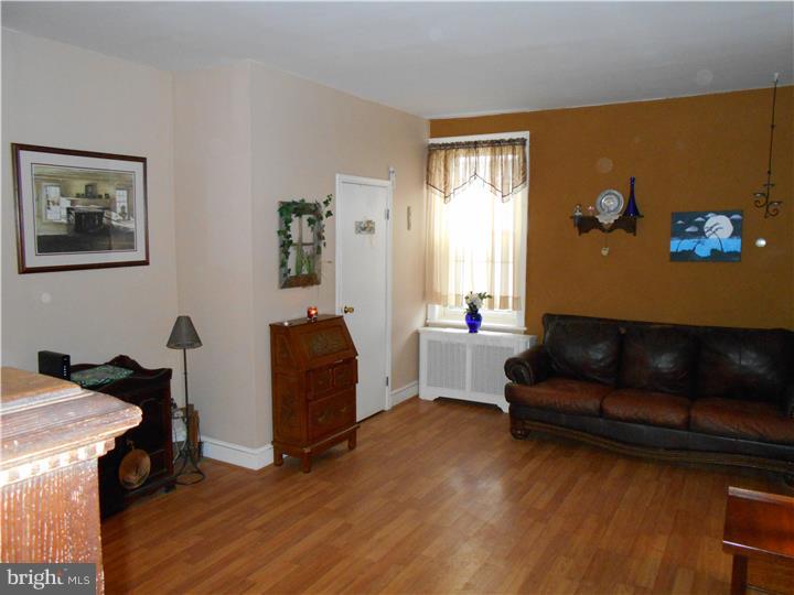 210 Ryers Avenue Cheltenham, PA 19012 - Photo 3 of 21 Living Room