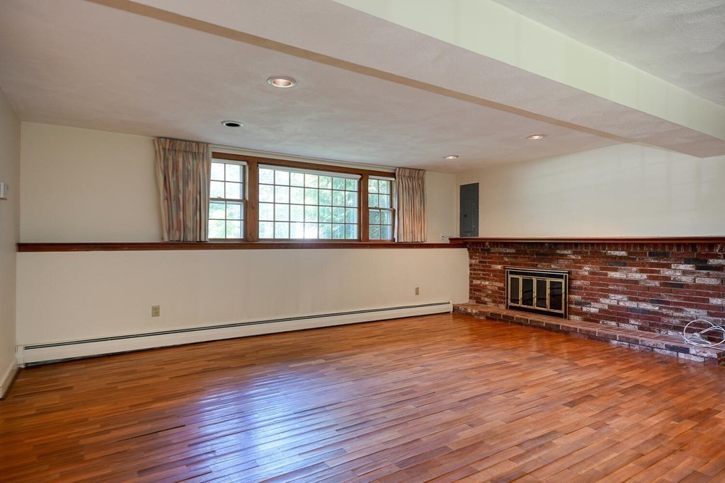 23 Snyder Road Medfield, MA 02052 - Photo 11 of 18 Gallery Image 11