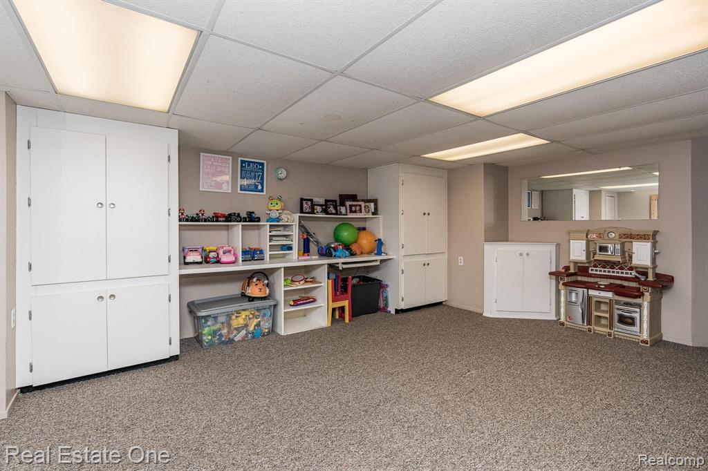 2033 Avonstoke Road Rochester Hills, MI 48307 - Photo 20 of 30